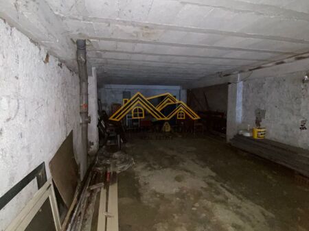 JEPET GARAZH ME QERA NE VOLLGA