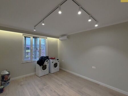 Shitet, Apartament 1+1, 21 Dhjetori, Tirane.