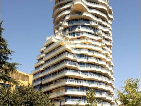 Ekskluzive! Apartament 1+1 në shitje,tek Tirana’s Rock në Sheshin Skënderbej!