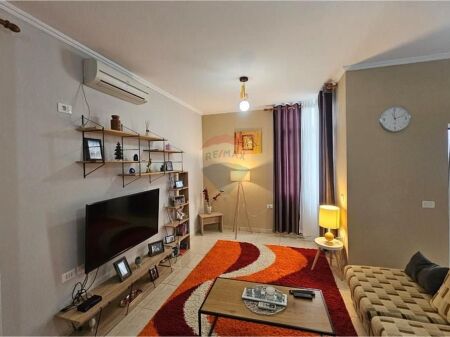 Jepet me qira Apartmanet 2+1 ne Selite !