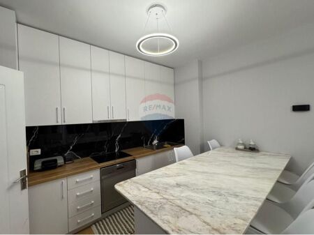 Apartament - Për Shitje - Vila L, Tiranë
