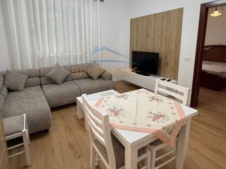 Affitto, Appartamento 2+1, Via Kongresi i Manastirit, Tirana.