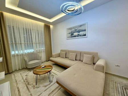 🏡 Apartament 1+1 me Qira – Rruga Bedri Karapici