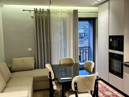 📣Apartment 2+1 for Rent with Parking 📍"Kuqe" School 🛣️ "Qemal Stafa" Street ✨