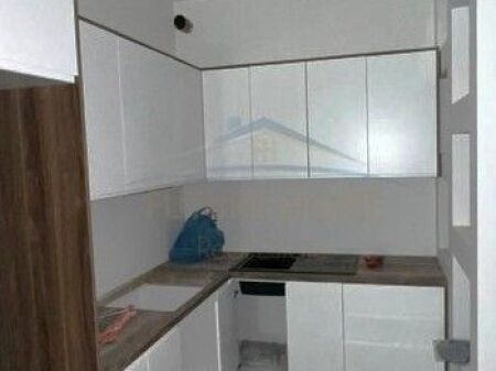 Shitet, Apartament 1+1, Fresku , Tiranë