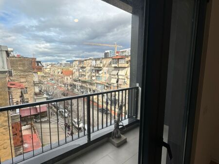 Ufficio 2+1+2 in Affitto