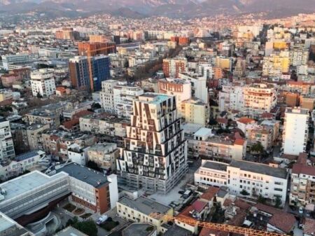 Apartament Ne Shitje Rr. Barrikadave, Tirane