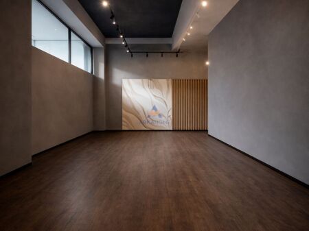 BUSINESS PREMISES FOR SALE 180M2 "NEAR AMERICAN HOSPITAL 3,GOLDEN PARK" 540000 EURO