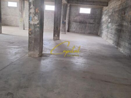 MAGAZZINI IN AFFITTO 270 M2 SAUK 100.000 LEKE