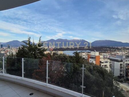 Jepet me qira apartament 2+1+2, me ballkon dhe pamje fantastike nga Liqeni dhe Kopshti Botanik