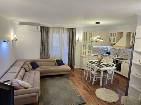 Apartament 3+1 per qira tek Rruga Rrapo Hekali tek Kodra e Diellit.