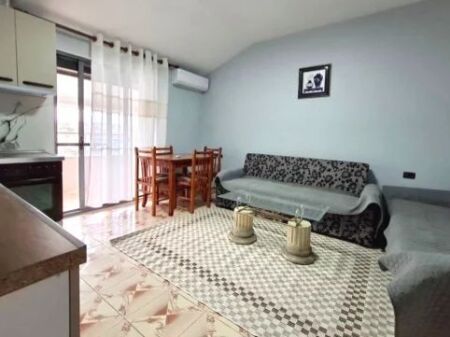 Jepet Me Qira : Apartament 2+1 & 1 BLLK (Laprakë / Rr.Azem Galica ) ️ Hera e parë me qera  42.000 Lek