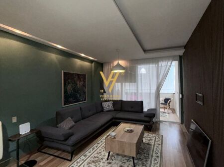 JEPET APARTAMENT 2+1+BLK TE ISH EKSPOZITA SOT 80.000 LEKE