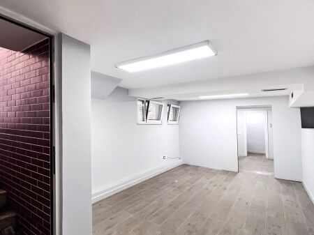 Unità in vendita, per ufficio o airbnb, Via Durazzo