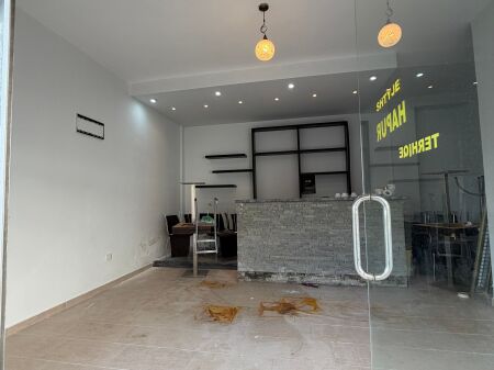 Dyqan me qera plazh durres