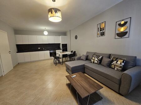 Jepet me qira 2+1 te Concord Center Rr 5 Maji