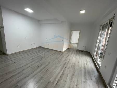 Qera, Apartament 1+1 , 21 Dhjetori, Tiranë