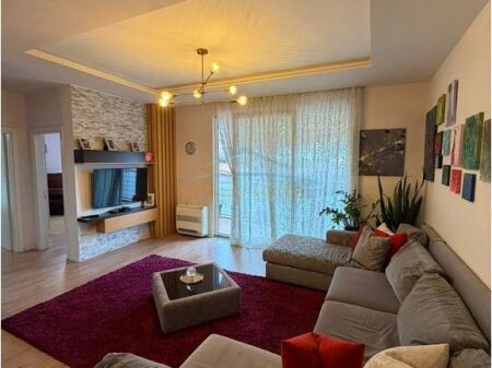 In vendita, appartamento 2+1, Via Gramoz Pashko.