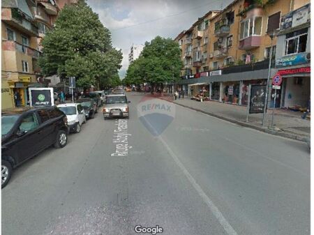 Locale commerciale in affitto a Bllok 160 m2 !