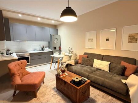 JEPET ME QIRA APARTAMENT 1+1 TEK REZIDENCA KODRA E DIELLIT 1.  700 €