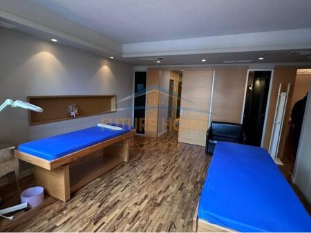 In vendita, Appartamento 3+1+2, Via Ferit Xhajko, Tirana.