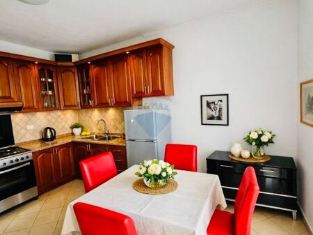 📍Jepet Apartament  1+1 Rruga e Elbasanit