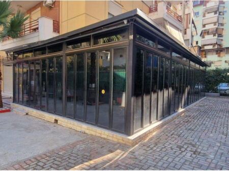 SHITET NJËSI KOMERCIALE PRANË KOPSHTIT BOTANIK!