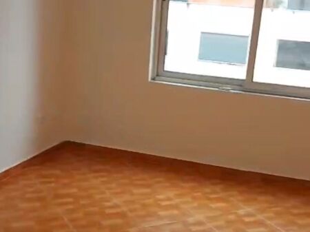 Appartamento 1+1 vuoto in affitto vicino al Rrethit!