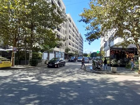 SHITET TOKE RRUGA 5 MAJI!