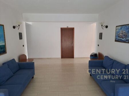 SHITET HOTEL ME 31 DHOMA NE GOLEM!!!