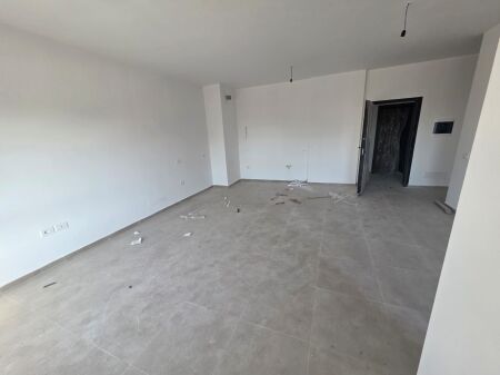 5 Maji Jepet Apartament 2+1+2 Me Qera Per Zyra Ose Banim Bosh