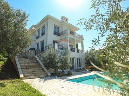 Vilë - Për Qira - Liqeni I Thatë, Tiranë(ID: 530291003-374)