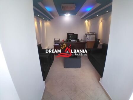 Dyqan ne shitje tek Rruga e Durresit, prane Hotel Colosseo, Tirane (ID 4171223)