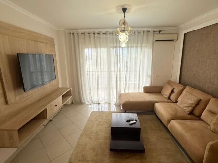 🏡 Jepet apartament 1+1 me qira te Liqeni i Thate