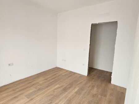 Apartament ne shitje 2+1+2 te Tirana Entry 2