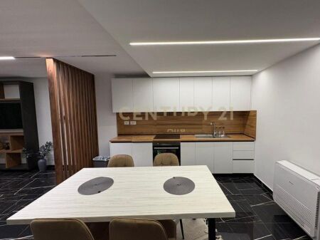 JEPET ME QIRA APARTAMENT 2+1 – ISH FUSHA E AVIACIONIT!