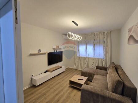 Apartament 2+1 me qera Qender !
