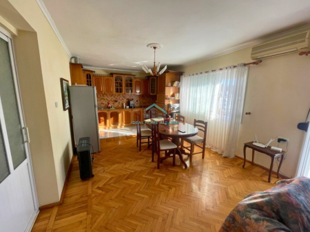 Apartament 2+1 Shitet – Rruga E Re, Vlore.