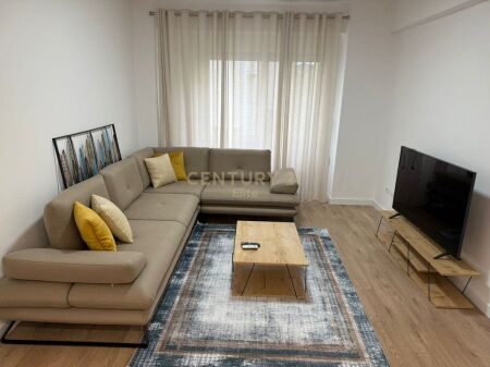 Qira, Apartament 1+1, Ne Rrugen e plazhit perball Hotel Florida