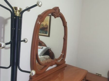 Jepet me Qera kati i 3-të i një vile 4-katëshe, i pozicionuar në Ali Dem,
