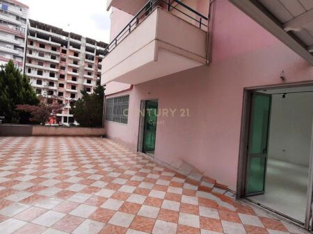 UNITÀ COMMERCIALE IN VENDITA A VLORE, TRANSBALLKANICA