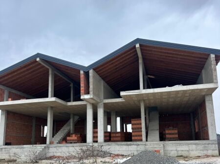 VILLA FOR SALE WITH SEA VIEW IN LALZ BAY !! 300,000 €