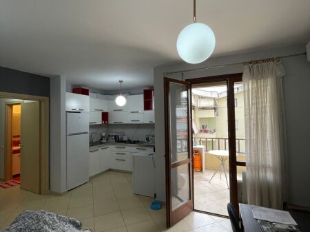 In affitto 2+1+2/ Giardino Botanico 600€