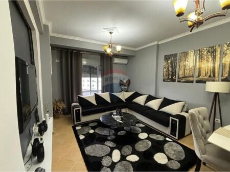 🏡✨ APARTAMENT 2+1 ME QIRA – PRANË BASHKISË, VLORË