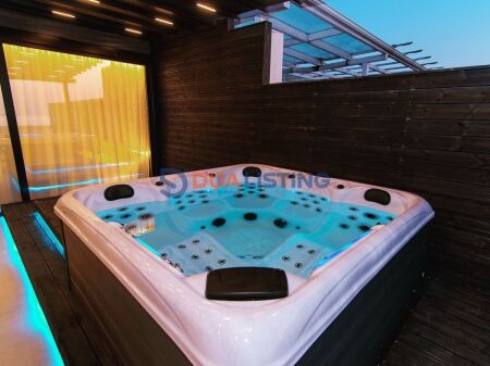 Shesim Penthouse Ikonik me Verandë Panoramike , Vlore Jetë Luksi mbi Detin Jon, Vlorë