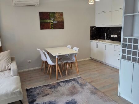 Affittasi 2+1+P presso il palazzo di Eglo