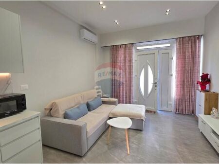 🏡✨ APARTAMENT 1+1 ME QIRA – ZONA TOPANA, VLORË