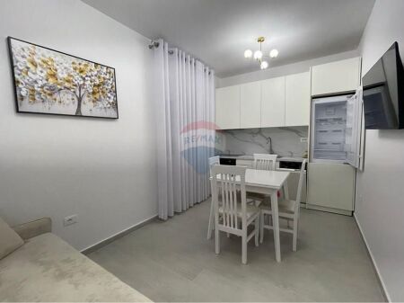 Apartment for rent 1+1 at Komuna e Parisit