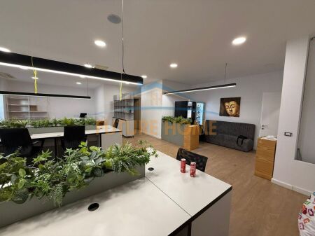 Qira, Ambient per zyra, Hilton Garden Inn Tirana..