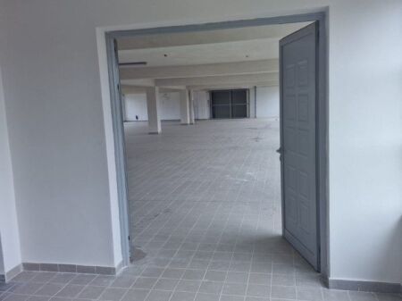 KAPANON ME QERA 720 M2 VAQARR 2.200 EURO